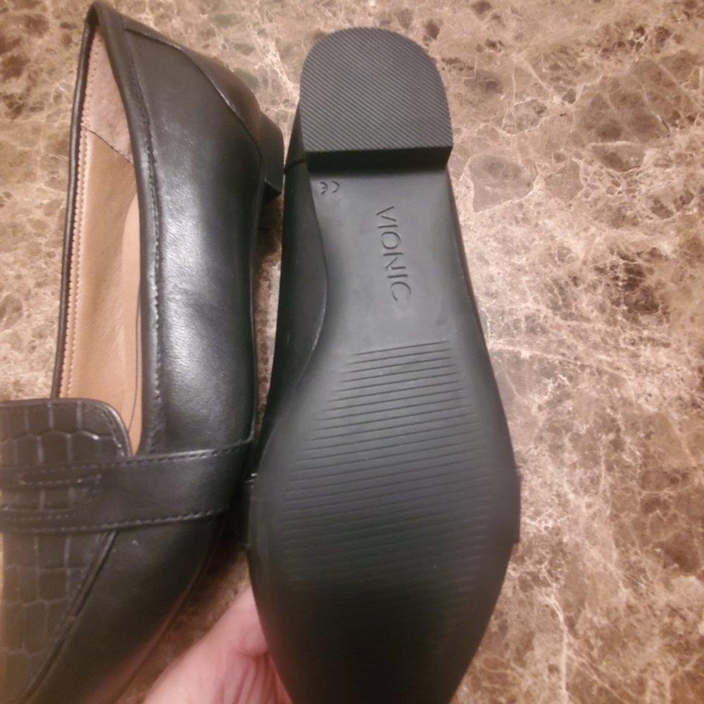 Vionic Flats - Picture 2 of 2